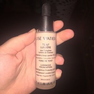 Lise watier luminous foundation
